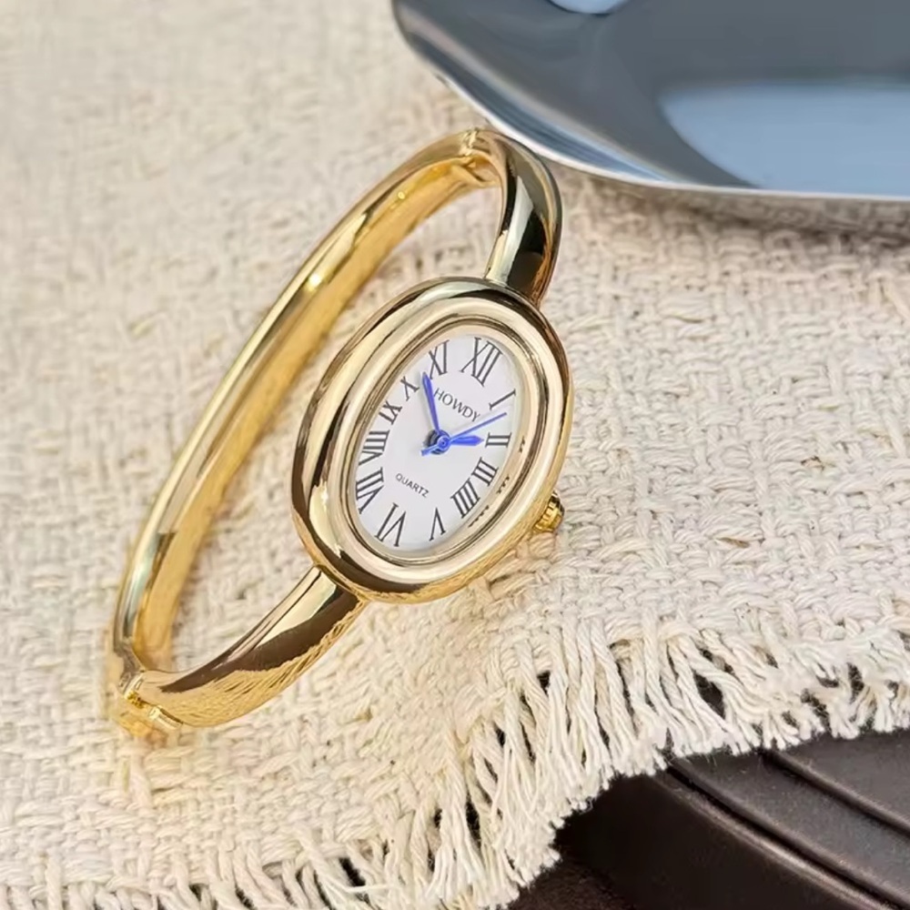 Baignoire Vintage Gold Oval Bracelet Watch - Picture 9 of 17